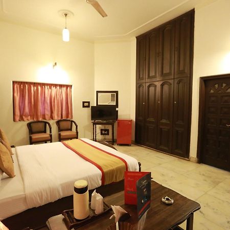 Oyo 8844 Meadows Inn Chinhat Екстериор снимка